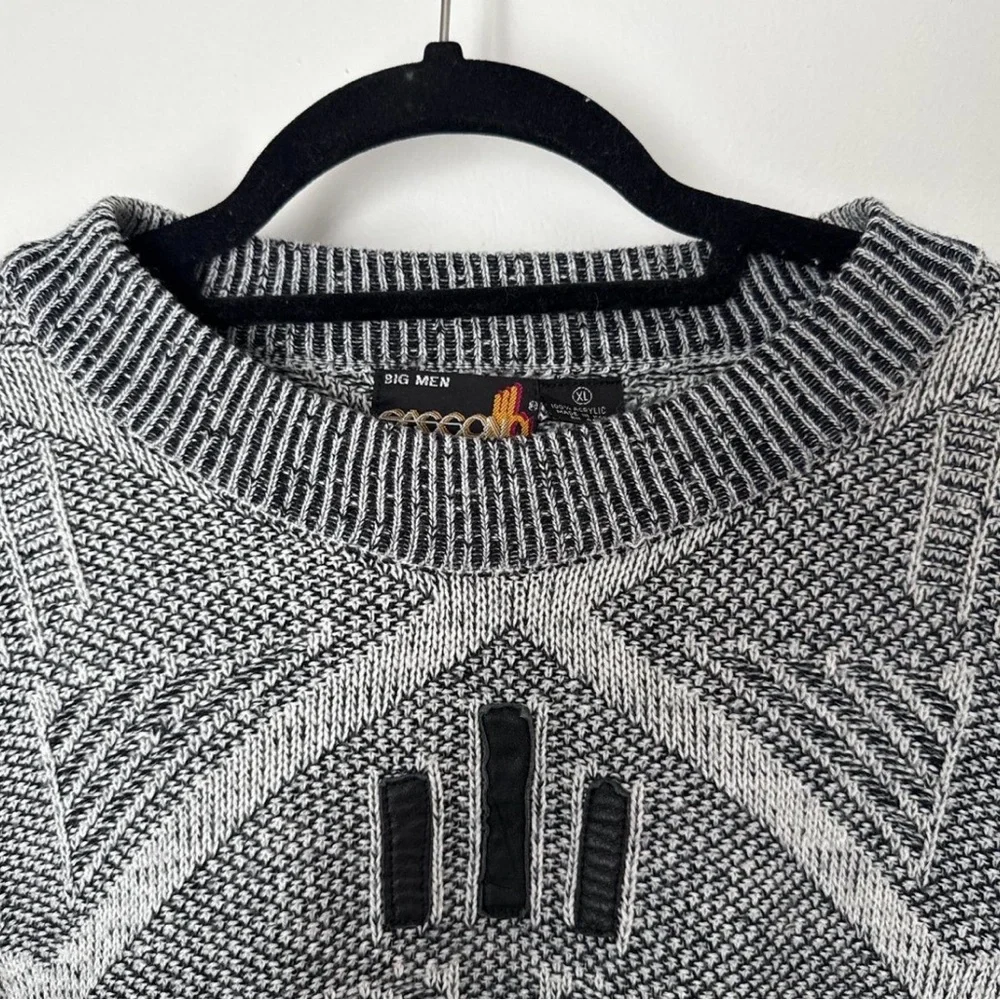 Gray Geometric Pattern Sweater - Picture 2 of 3
